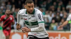 Foto: Robson Mafra/AGIF - Thonny Anderson foi afastado pela diretoria do Coxa