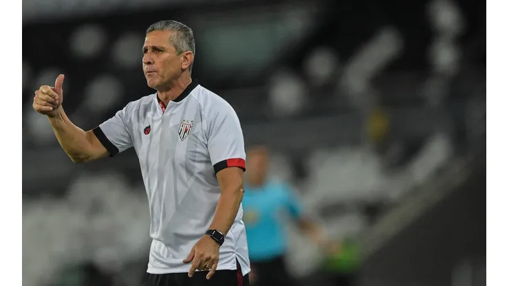Thiago Ribeiro/AGIF/ Jorginho ganha reforços no sistema defensivo para a sequência do Campeonato Brasileiro.