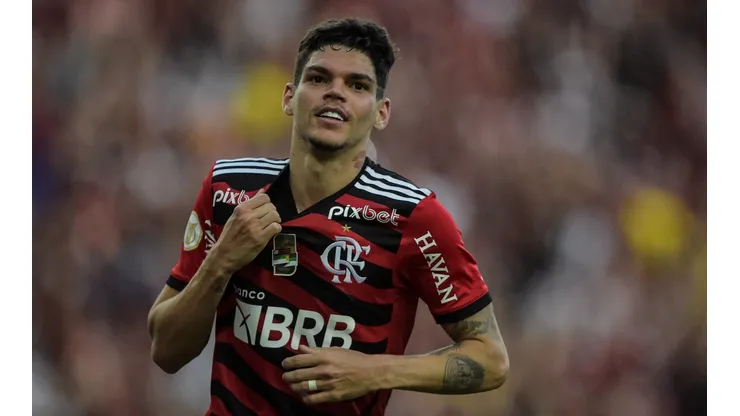 Agif/Thiago Ribeiro - Ayrton Lucas é alvo de brincadeiras dentro do Flamengo