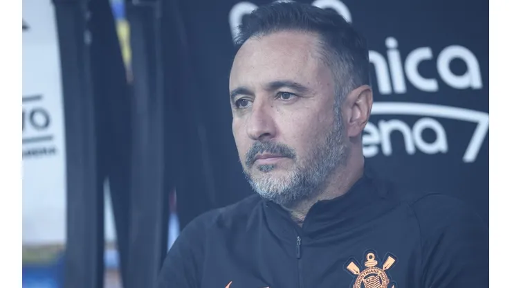 Ettore Chiereguini/AGIF/ Vítor Pereira iguala marca de Sylvinho no Corinthians.