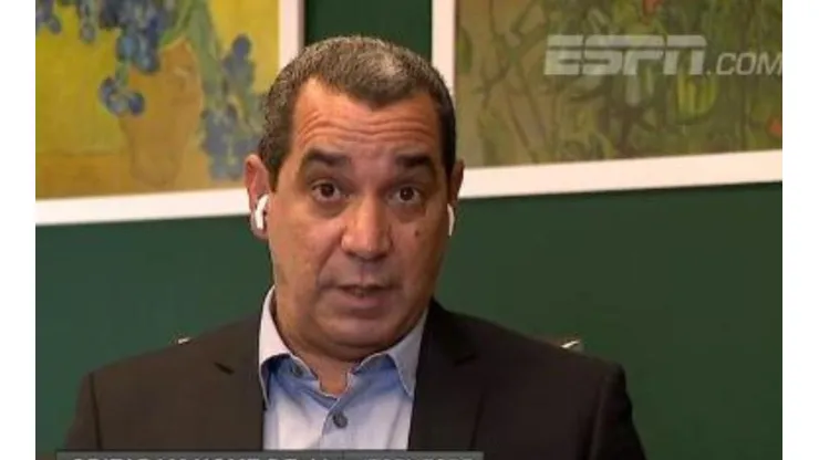 Foto: Reprodução TV/ "Caiu muito de produção"; Zinho é sincero sobre fase de titular de Cuca.