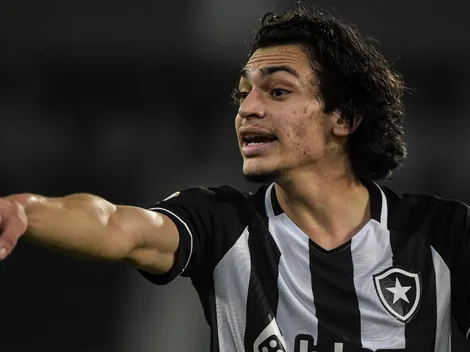 Castro 'dá as caras' no Botafogo e justifica uso de Oyama e Matheus Nascimento