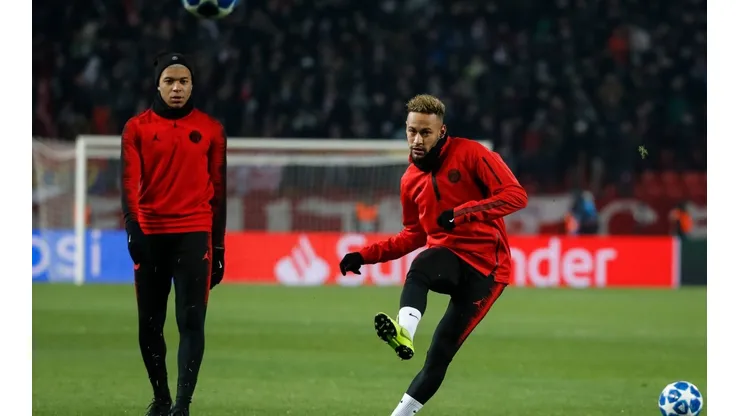 Getty Images/Srdjan Stevanovic - Neymar e Mbappé vivem situação diferente no PSG
