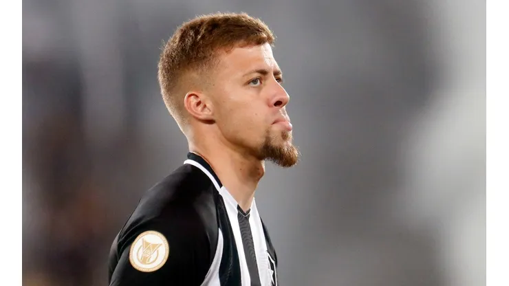 Foto: Vitor Silva/Botafogo - Lucas Fernandes desfalca Botafogo contra o Atlético-GO por suspensão automática