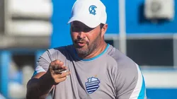 Morgana Oliveira/CSA. Roberto Fernandes assumiu o comando do CSA após a demissão de Alberto Valentim