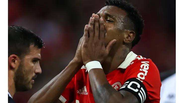 Foto: Pedro H. Tesch/AGIF - Edenilson: camisa 8 foi um dos mais criticados pela torcida do Inter