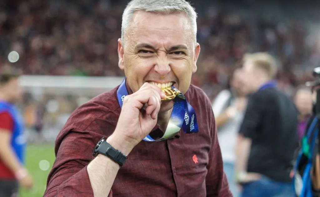 Tiago Nunes, técnico que eliminou o São Paulo da Libertadores 2025. Foto: Gabriel Machado/AGIF