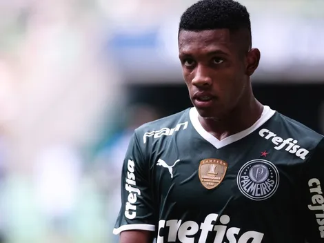 “Cadê o lance…”; VAR em expulsão de Danilo é divulgado e torcida do Palmeiras cobra