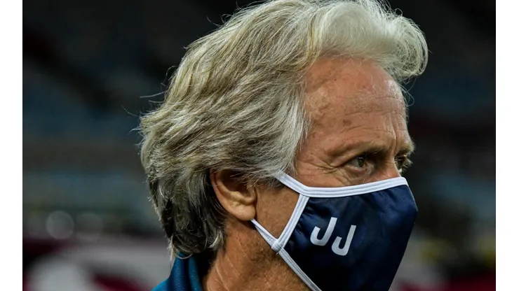 Foto: Thiago Ribeiro/AGIF - Jorge Jesus: português tentou tirar defensor titular do Flamengo