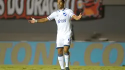 Foto: Getty Images/Andresa Anholete | Suárez não evita atropelamento do Atlético-GO