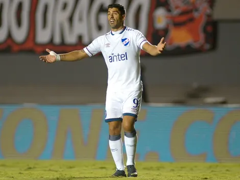 Suárez entra durante a partida, não consegue evitar massacre imposto pelo Dragão e web zoa