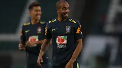 Lucas Figueiredo/CBF - 'Parça' de Lucas Moura agita a torcida do São Paulo sobre retorno