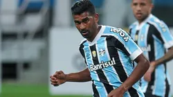 Foto: Fernando Alves/AGIF - Thiago Santos é um dos jogadores do Grêmio que pode sair nesta janela
