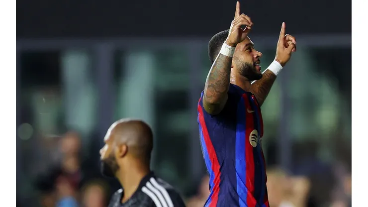Getty Images/Michael Reaves - Depay deve trocar Barcelona por adversário na Champions League