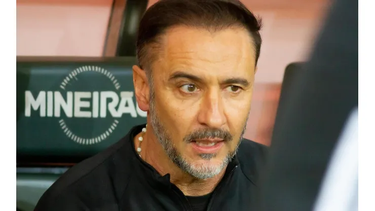Foto: Fernando Moreno/AGIF | Cicinho chegou a comparar postura de Hulk e Cuca com a de Vítor Pereira