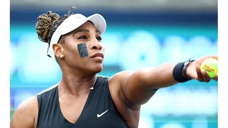 Serena estreou com vitória em Toronto
