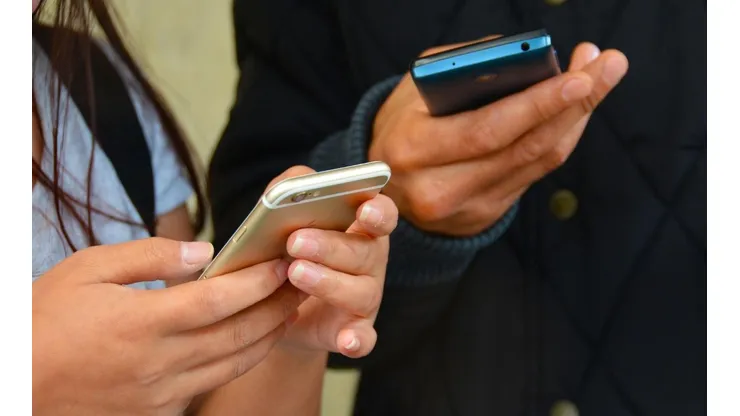 Internet: 40% dos jovens não conseguem ficar mais de um dia sem o celular, revela pesquisa. Foto: Pixabay.