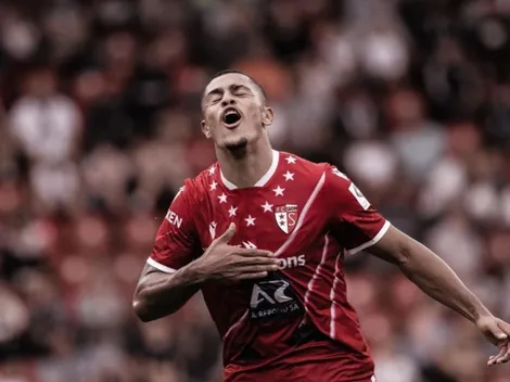 Atacante Itaitinga marca dois gols na Europa e dedica a amigo falecido