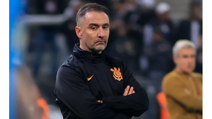Foto: Marcello Zambrana/AGIF - Vítor Pereira vai mudar Corinthians para tentar surpreender Flamengo