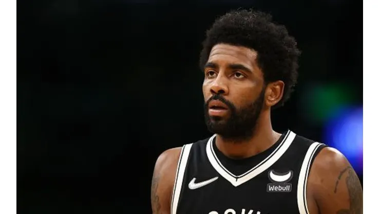 Irving deve continuar nos Nets