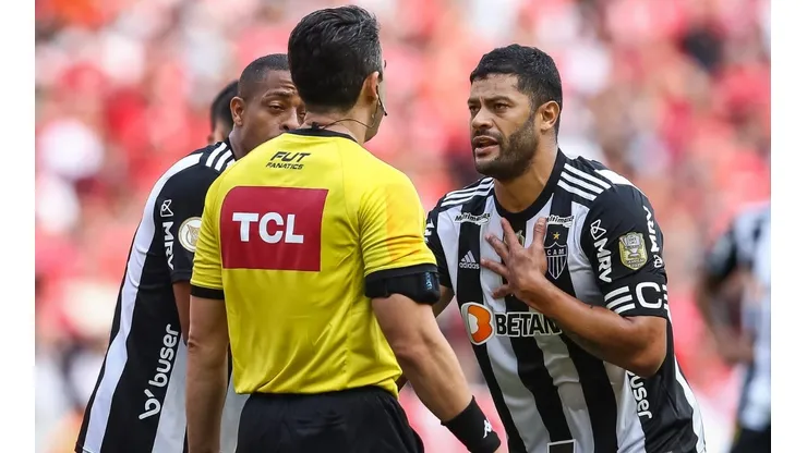 ELE FALOU! Hulk bota a cara e aponta culpados após mais um jogo sem vitória: "A culpa é toda dos..."