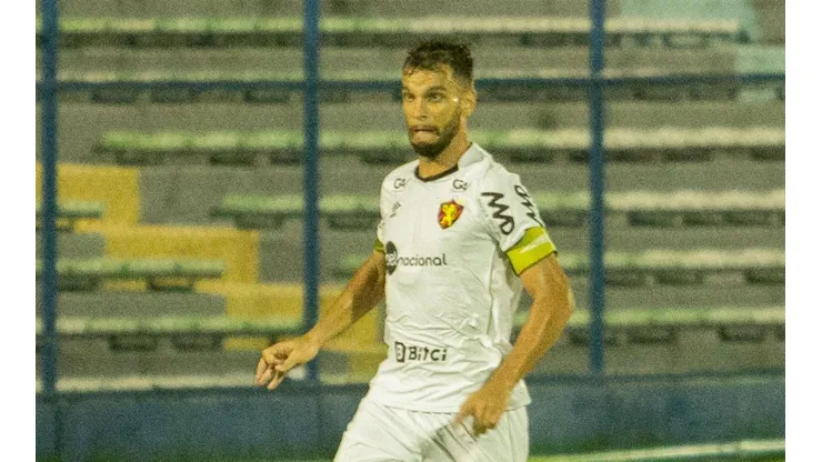 Foto: Aldo Carvalho/AGIF | Thyere segue fora