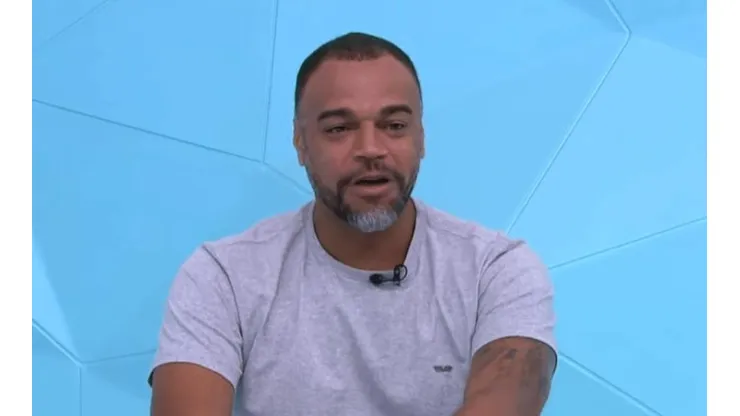Denilson expõe bastidores e prevê a saída de volante do Flamengo