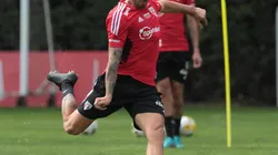 Rubens Chiri/saopaulofc.net - Bustos comete 'gafe' em apresentação no São Paulo