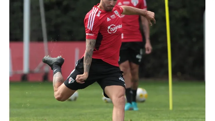 Rubens Chiri/saopaulofc.net - Bustos comete 'gafe' em apresentação no São Paulo
