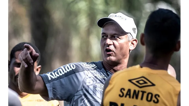 Foto: Ivan Storti/Santos FC - Lisca não se empolgou Jhojan Julio, que sequer jogou sob seu comando no Santos