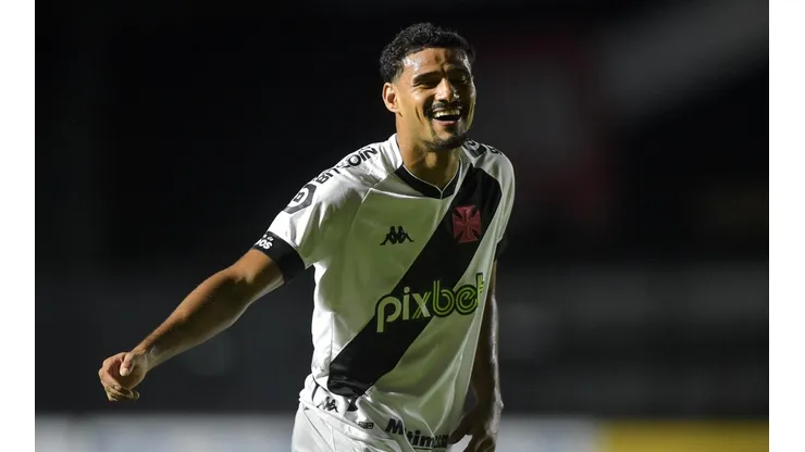 Foto: Thiago Ribeiro/AGIF - Gabriel Dias ganha concorrente na lateral direita do Vasco