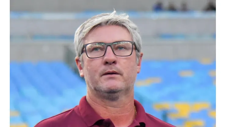 Vasco vai com tudo para contratar Odair e treinador responde