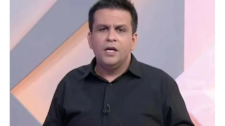 “Eu tenho pena do...”; Dandan se posicionado após análise do VAR