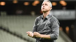 Foto: Kely Pereira/AGIF - Tiago Nunes admitiu que jogador do Ceará não fazia faltas para não ser "prejudicado" no Cartola FC