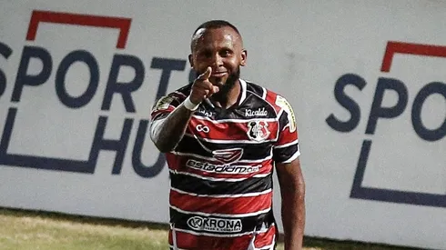 Foto: Paulo Paiva/AGIF | Chiquinho destacou que o Santa Cruz deve manter foco no acesso