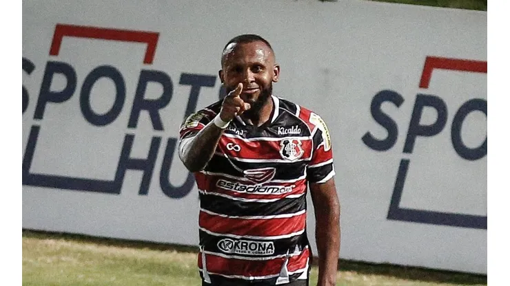 Foto: Paulo Paiva/AGIF | Chiquinho destacou que o Santa Cruz deve manter foco no acesso