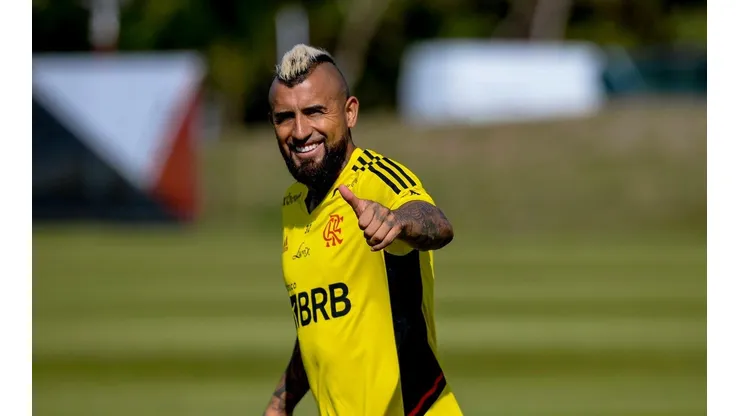 @mcortesdasilva8/ Flamengo/ "PSG Sul-Americano"; Com chegada de Vidal e Pulgar, jornalista se 'encanta' pelo Flamengo.