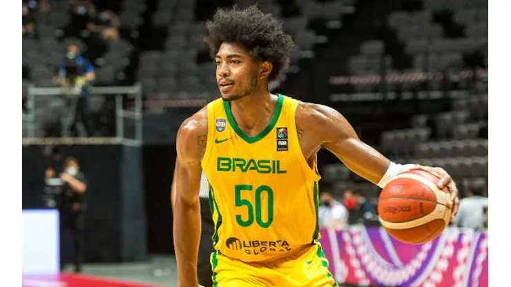 Caboclo defendendo a seleção brasileira