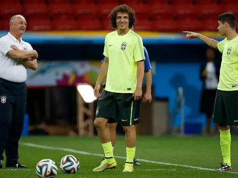 Com possível chegada de Oscar na Gávea, David Luiz interage com o colega e web pira: "Foi ele que..."
