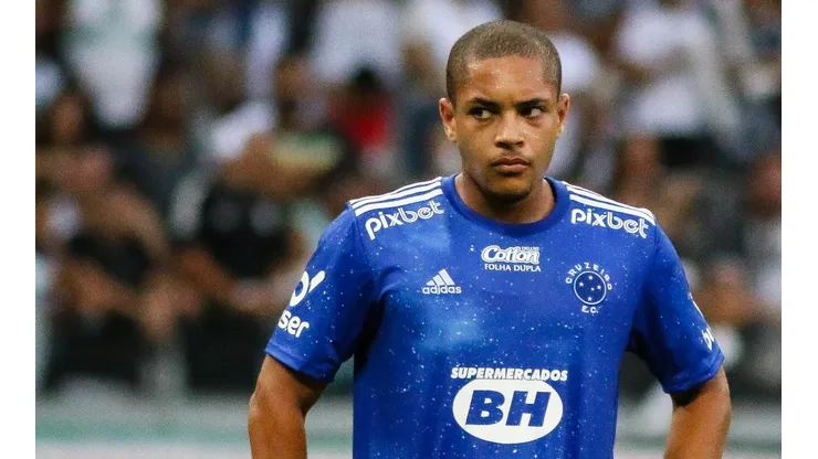 Fernando Moreno/AGIF - Cruzeiro 'relembra' Vitor Roque e fecha com artilheiro da base