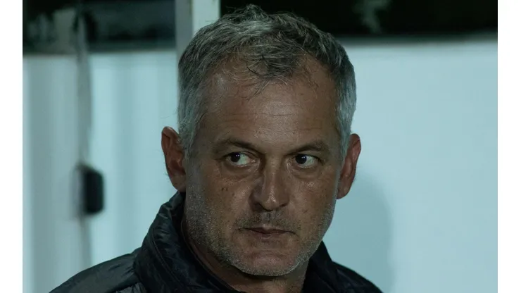 Joao Vitor Rezende Borba/AGIF/ Lisca faz mudanças no Santos e sistema defensivo contra o Fluminense será inédito.