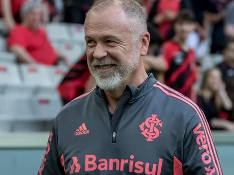 "O bolso deve tá pesado né"; Zagueiro de Mano Menezes conquista colorados e bomba na internet