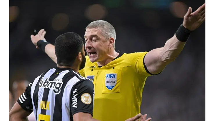 Foto: Pedro Vilela / Getty Images - Daronco será ouvido pela Procuradoria do STJD após acusações de Hulk