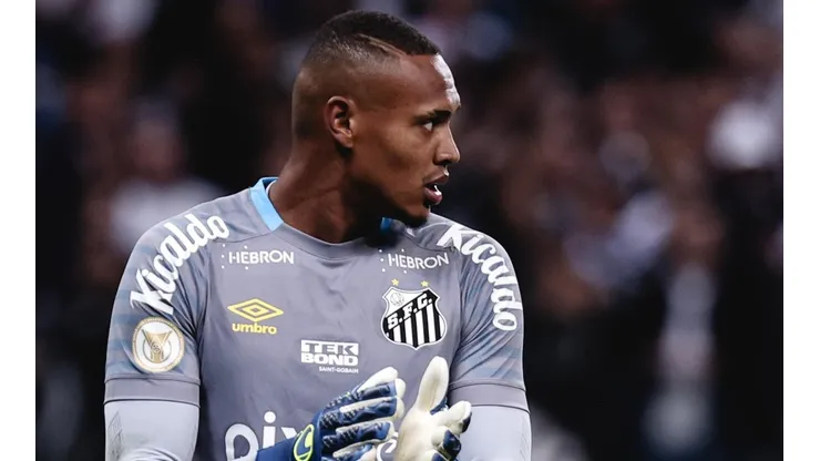 Foto: Ettore Chiereguini/AGIF - John vem recebendo propostas de outras equipes e pode sair do Santos