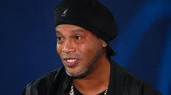 Foto: Matthias Hangst/Getty Images | Ronaldinho é pego no contrapé