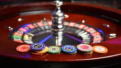 Mãe abandona os filhos para jogar poker (Foto: Divulgação/Pixabay)