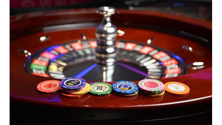 Mãe abandona os filhos para jogar poker (Foto: Divulgação/Pixabay)