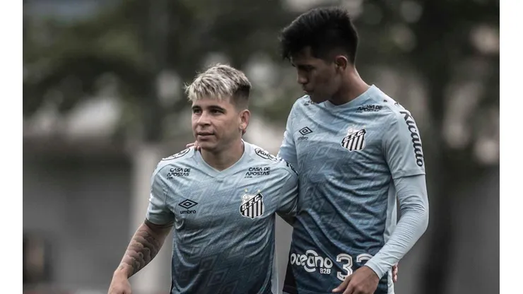 Foto: Ivan Storti/Santos FC - Soteldo e Ivonei foram punidos pelo Santos por violação em horário de chegada na concentração em 2020