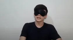 Imagem: Reprodução/Youtube do canal "Maike Anthony" - Maike Anthony Silva grava um vídeo de memorização.