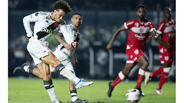 Foto: Jorge Rodrigues/AGIF - CRB sofreu uma goleada por 4 a 0 para o Vasco em São Januário